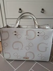 GUESS ショルダーバッグ