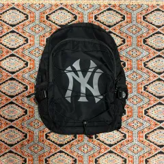 MLB ニューヨーク・ヤンキース ブラック バックパックのサムネイル