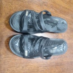 CROCS】 クロックス サイプラス サンダル 廃盤品 黒 W8 - メルカリ