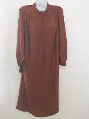 ◇ pairmanon ペアマノン バックオープン 長袖 ロング ワンピース サイズLL ブラウン系 レディース  【中古】 【1206290004837】のサムネイル