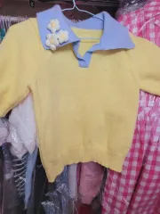 黄色い花装飾ニット半袖T