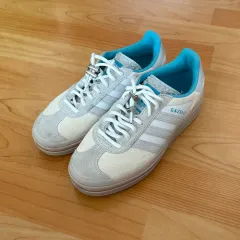アディダス ガゼルボールドw ホワイトシルバー 240