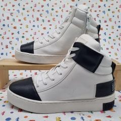 【未使用】AMQ PUMA ベルクロスニーカー Spine Mid Velcro 未使用】AMQ PUMA ベルクロスニーカー Spine Mid Velcro - メルカリ