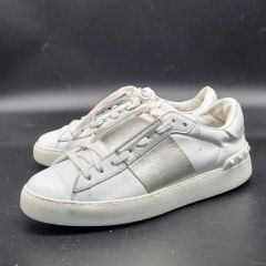 VALENTINO】スタッズ付きホワイトレザー スニーカー 11 - メルカリ