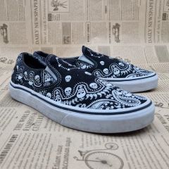 Vans スカル バンダナ柄 スリッポン 28.0cm - メルカリ