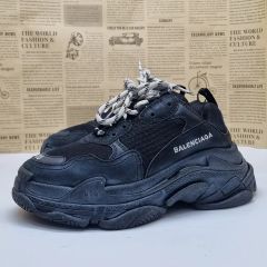 BALENCIAGA クラックパターンスニーカー トリプルS - メルカリ