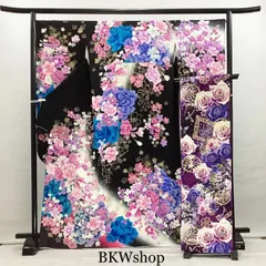 ＜大特価　現品限り＞　used　正絹　振袖・袋帯　2点セット　黒地ぼかしブルー花柄　成人式　およばれ　着付け練習