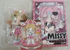 ポップマート MISSY フィギュア