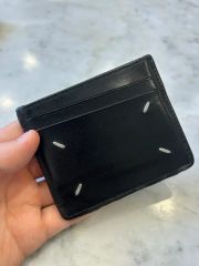 【箱付き】マルジェラ 四つタグ レザー マネークリップ スリム 二つ折り 完売モデル！マルジェラ 四つタグ レザー マネークリップ スリム 二