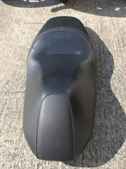 純正※XMAX250 シート※SG42J 目立つキズ、汚れなしのサムネイル