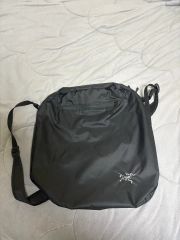 美品 希少廃盤 ARC'TERYX Fyx13 メッセンジャーバッグ ブラック - メルカリ