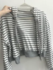 レディース ファッション ノーブランド服 ボーダー柄 グレー クロップド丈 フードジップアップ