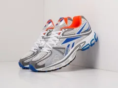 VETEMENTS × SPY FAMILY スパイクランナー 260のサムネイル