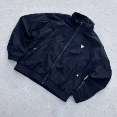 S 新モデル GUESS ゲス レディース ブラック ウィンドブレーカー ジャケット 0515Yのサムネイル