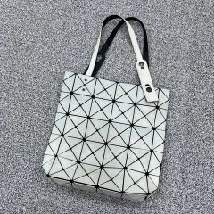 未使用級》BAOBAO イッセイミヤケ 巾着 ショルダーバッグ 2way - メルカリ