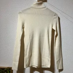 在庫1点限り【新品✨タグ付🏷️】UNIQLO ユニクロ Lサイズ リブ タートルネック セーター オフホワイト