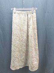 ANDREA&Co. スパンコール ボタニカル刺繍ベロアスカート - メルカリ