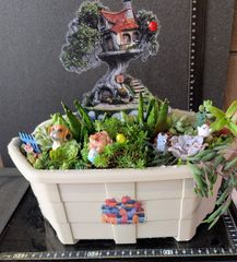 ❤️多肉植物そのまま飾れる寄せ植え❤️アンティーク木箱箱庭風