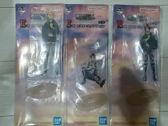 進撃の巨人 一番くじ E賞 リヴァイ、ハンジ、エルヴィン アクリルスタンド 未開封