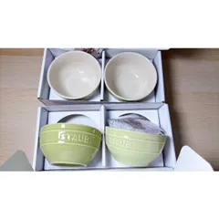 新品　STAUB　ストウブ　ボウルセット　マカロングリーン　４個　新品のサムネイル