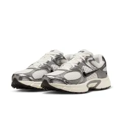 ナイキ NIKE メンズ スニーカー シューズ ナイキ V5 RNR カジュアル ファッション 靴 HJ5228 009カラー おしゃれ ストリート タウンユース Y2K 定番