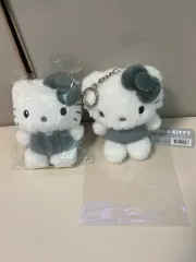 かわいいハローキティ サンリオ正規品 ぬいぐるみキーリング モノトーン ハローキティ