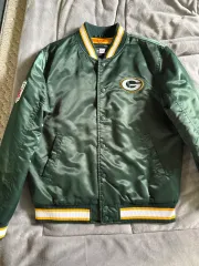 NFL NEW ERA(ニューエラ) グリーンベイ(ベイ)・パッカーズ サテン キルティング ジャケット 100
