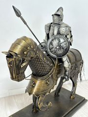 騎兵 騎士 鎧 甲冑 馬 置物 金属 ナイト - メルカリ