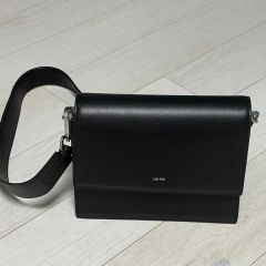 Matin Kim ショルダーバッグ ワンハンドル レザー エナメル ブラック