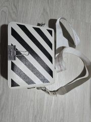 off-white ショルダーバッグ - メルカリ