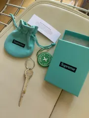 Supreme x Tiffany Return to Tiffany ハートナイフキーホルダー シルバーのサムネイル