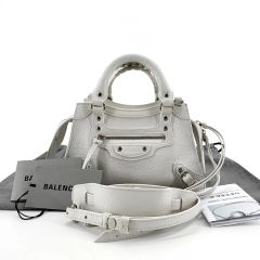 BALENCIAGA BEL AIR スモール クラッチ ストラップ付き - メルカリ