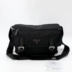 PRADA プラダ ナイロン 三角ロゴ メッセンジャーバッグ クロスバッグ 1BD671
