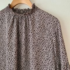 美品 セオリーリュクス ブラウス ハイネック 総柄 花柄 ブラック 