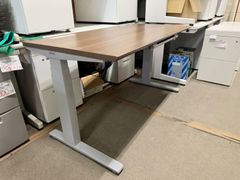 IKEA MITTZON ミッツォーン デスク 140×60 電源タップ付 美品 - メルカリ