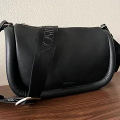 J.W.ANDERSON (JWアンダーソン) BUMPER-15 LEATHER SHOULDER BAG バンパー15 スムースレザー 黒 ブラック 肩掛け可能 金具 シルバーのサムネイル