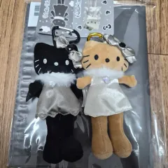 ハローキティ ぬいぐるみ キーホルダー ブラック/ベージュ ドレス