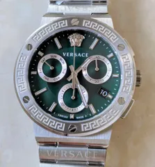 VERSACE　ヴェルサーチェ グレカロゴ クロノグラフ メンズ腕時計 グリーン シルバー　VEZ900121　43ミリ　ベルサーチ　メンズウォッチ　新品のサムネイル