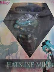 セガ 初音ミク 月西江 ver. フィギュア エスファイア - メルカリ