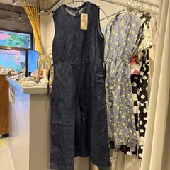 【東あずま店 併売品】 MUJI 無印良品 ジャンプスーツ リネン linen 麻　Lサイズ 40 11号 無地 ノースリーブ パンツ オールインワン サロペット おしゃれ　新品タグ付き　レディース　ladiesのサムネイル