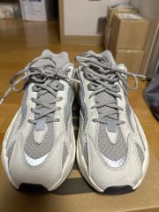 ADIDAS YEEZY BOOST 700 V2 GEODE箱無し - メルカリ