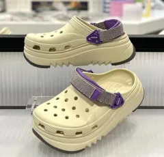 Crocs クラッシュ サンダル ベージュ パープル