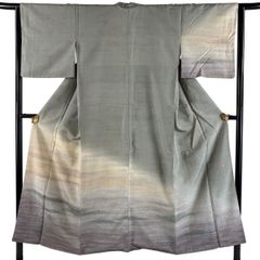 訪問着 渋め鮮やかなうぐいす色 虹色のラインの上品で粋なお着物 