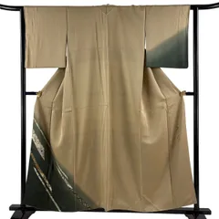 【美品】 付下げ 身丈155.5cm 裄丈62.5cm S 袷 斉藤三才 落款 草花 ぼかし 山吹茶色 正絹 秀品 【中古】のサムネイル