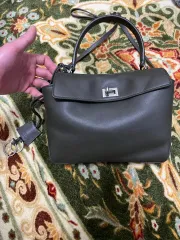 2026年最新】Balenciaga Rodeo メッセンジャーバッグの人気アイテム