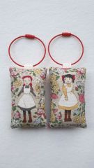 魔女の宅急便 刺繍ポーチ サシェ オキノ邸 ジブリパーク - メルカリ