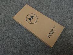 新品 未使用 motorola razr 40 XT2323-4 バニラクリーム - メルカリ