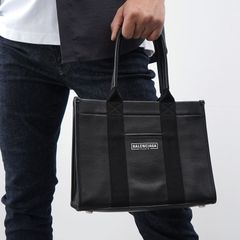 稀少/極美品】BALMAIN モノグラムブラックショルダーバッグ - メルカリ