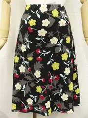 ローラアシュレイ LAURA ASHLEY ひざ丈 フレアスカート 13 ブラック地 レッド×イエロー×アイボリー 花柄 メール便可