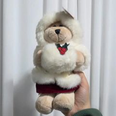サンタさんの起き上がりこぼし「roly-poly toy」に扮したベアちゃん